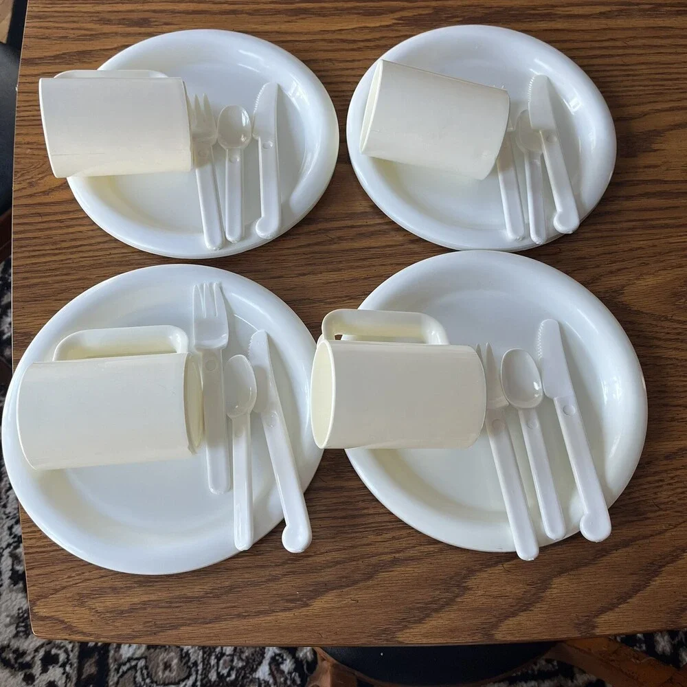 VTG 70s Picnic Camping Travel Set For 4 Heavy Duty White Plastic Acrylic Dishes